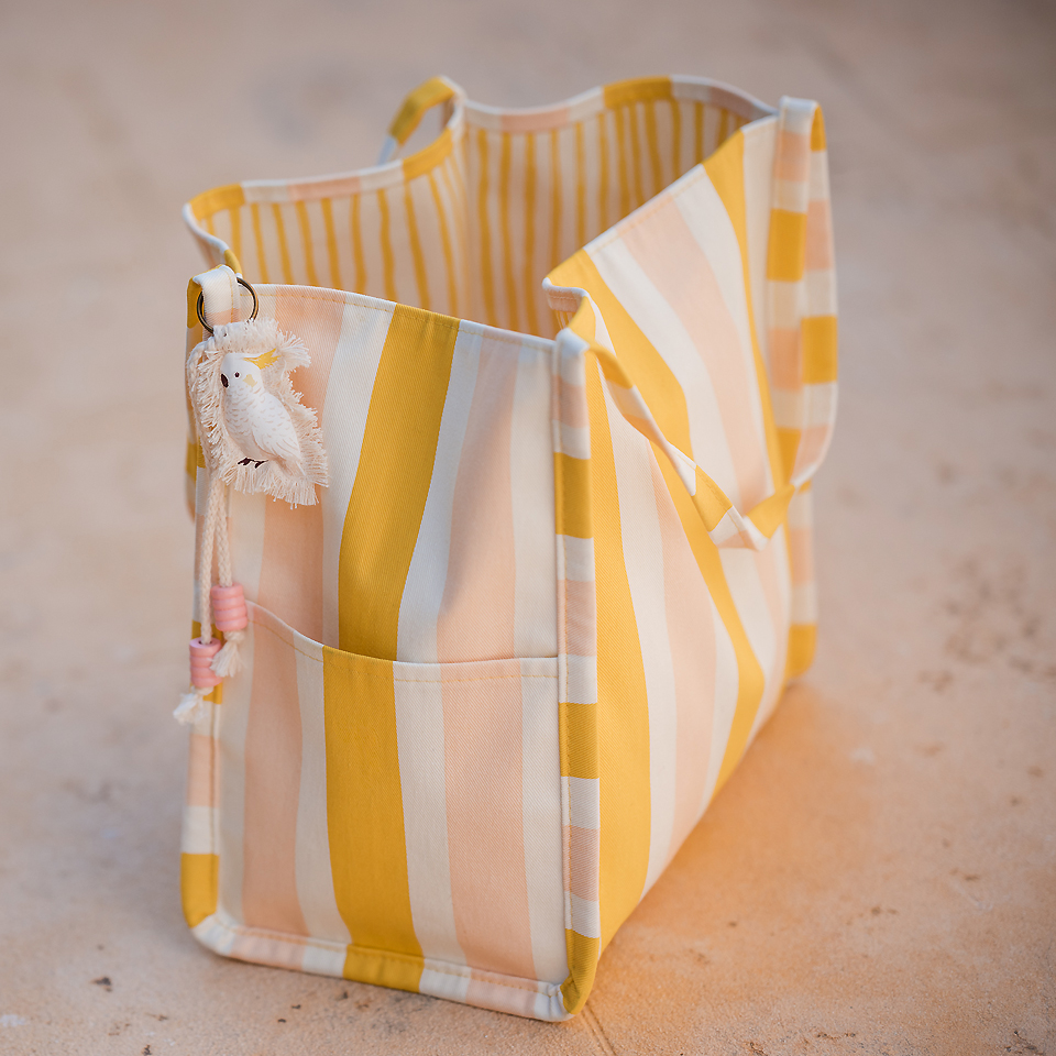 See-You-at-Six-Wiggly-Verticals-Yellow-M-Cotton-Canvas-Papyrus-Cräme-054s.webp