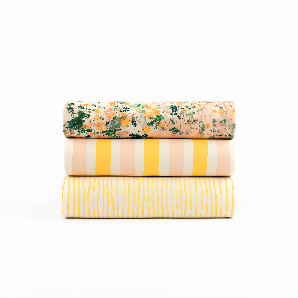 See-You-at-Six-Wiggly-Verticals-Yellow-M-Cotton-Canvas-Papyrus-Cräme-117s.webp