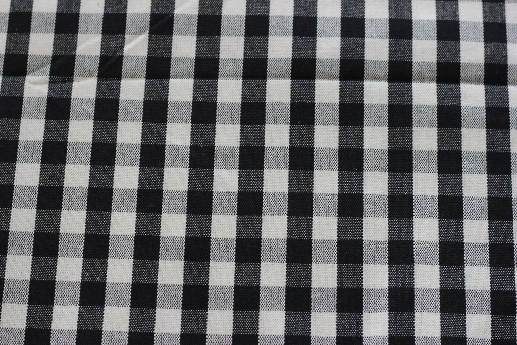 Toile épaisse fil teint Vichy noir écru 20 x 150 cm